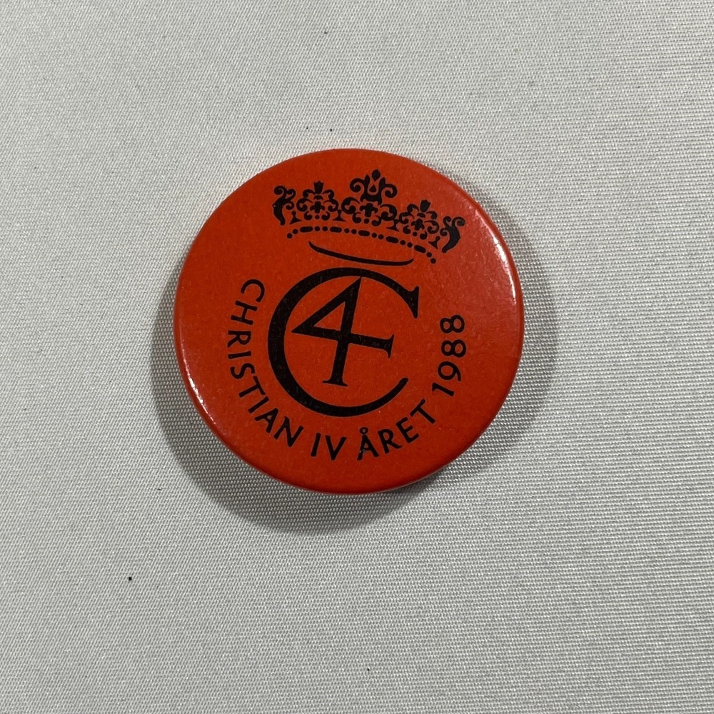 Vintage Christian IV Aret 1988 Danish King Monogram Red Pinback Button Badge